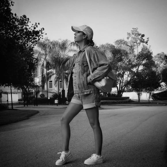 💕Meet Your Posher💕 - Picture 4 of 16